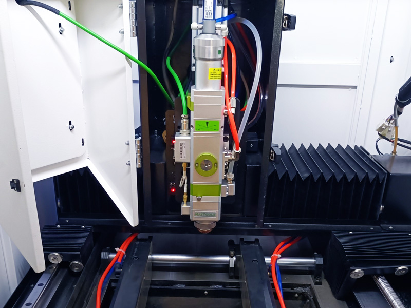 迷你激光金屬珠寶切割機(jī),適用于銀、金、銅 迷你激光金屬珠寶切割機(jī),適用于銀、金、銅