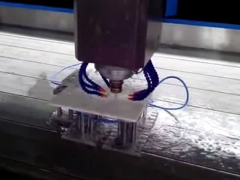 用于臺面切割、邊緣拋光的石材自動換刀數(shù)控雕刻刻機(jī) 用于臺面切割、邊緣拋光的石材自動換刀數(shù)控雕刻刻機(jī)