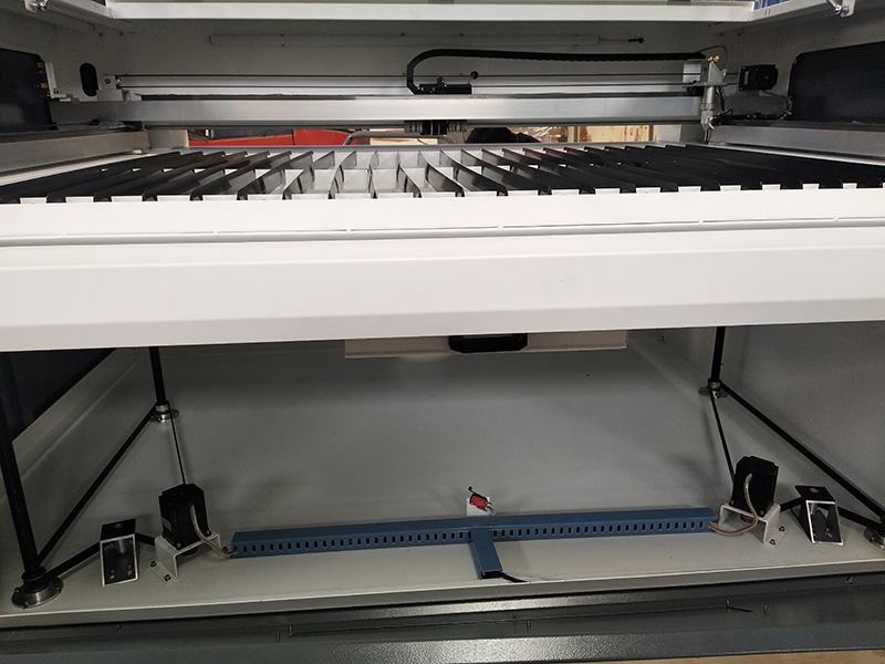 旋轉(zhuǎn) CO2 激光雕刻機(jī)上下工作臺 旋轉(zhuǎn) CO2 激光雕刻機(jī)上下工作臺