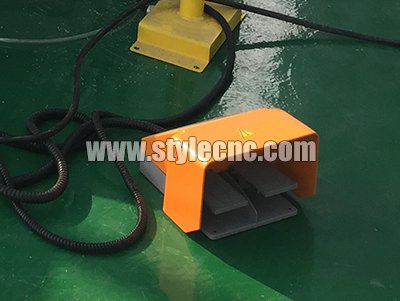 定制家具數控雕刻機的踏板控制 定制家具數控雕刻機的踏板控制