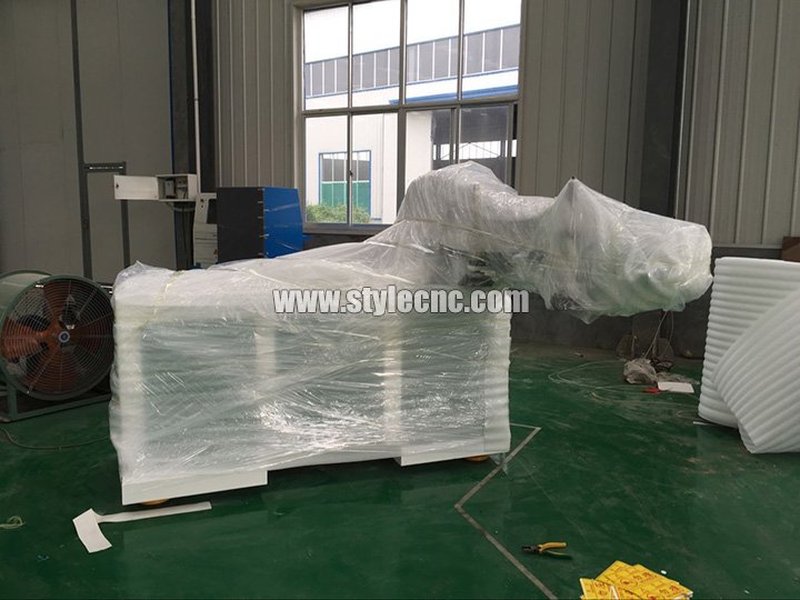 全自動嵌套數(shù)控雕刻機的內(nèi)部包裝