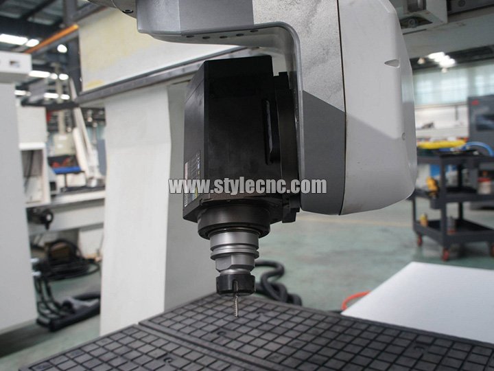 小型五軸數控加工中心用于 3D 木工