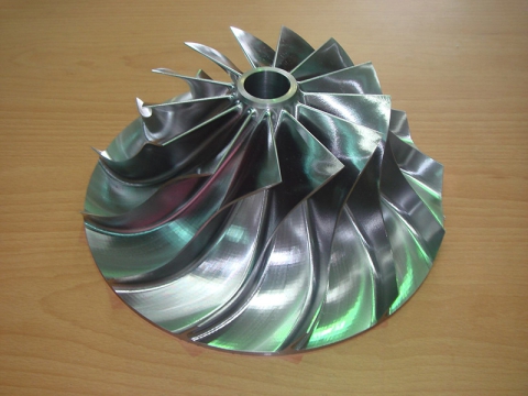 用于鋁模具制造的小型五軸數(shù)控機(jī)床 用于鋁模具制造的小型五軸數(shù)控機(jī)床