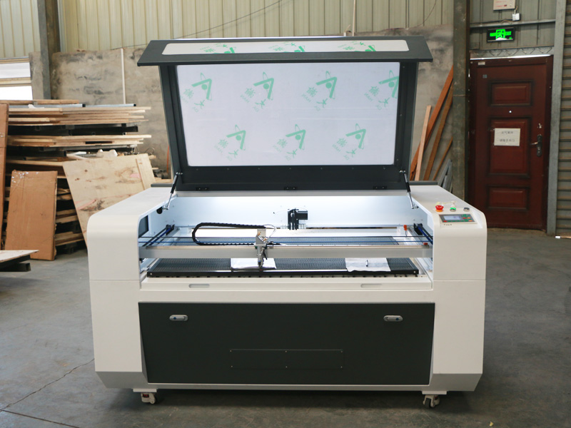 STJ1390 激光切割機(jī) STJ1390 激光切割機(jī)