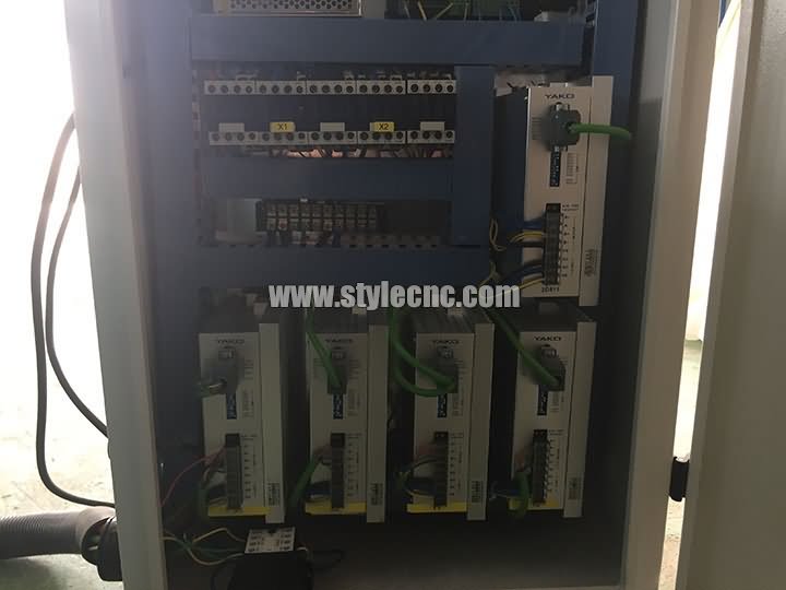 Yako 驅動數控雕刻機 Yako 驅動數控雕刻機
