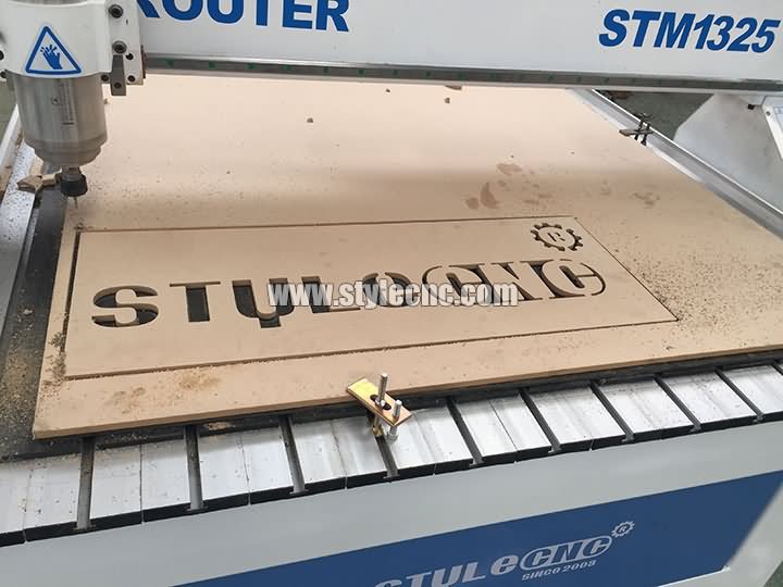 標準 1325 數控木工機，用于中密度纖維板切割