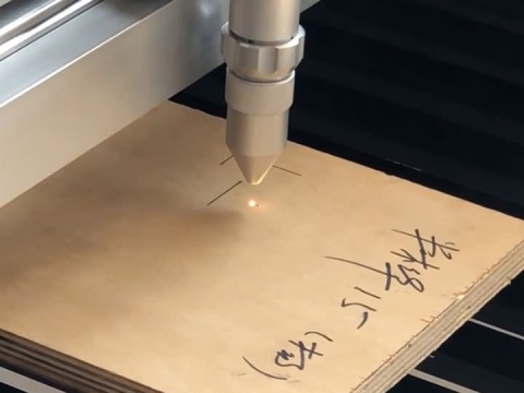 130W CO2 激光切割機 15m米模切板膠合板切割 130W CO2 激光切割機 15m米模切板膠合板切割