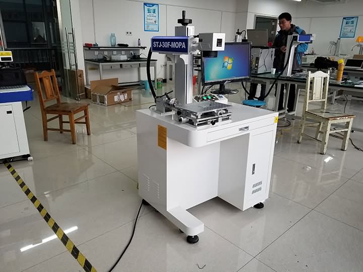 30W MOPA光纖激光打標(biāo)系統(tǒng)發(fā)貨塞爾維亞