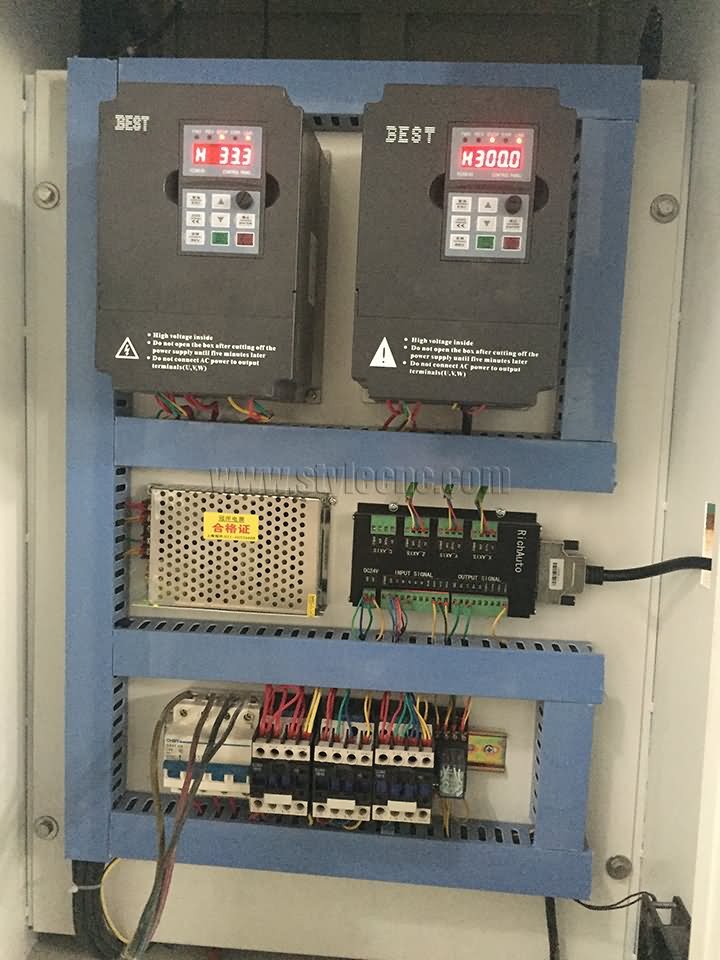 木工數(shù)控車床電子元件 木工數(shù)控車床電子元件