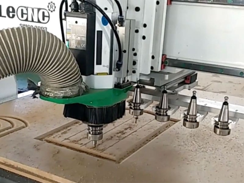 經濟實惠的數控雕刻刻機套件,配有線性工具更換器 經濟實惠的數控雕刻刻機套件,配有線性工具更換器