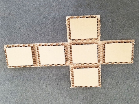 用于紙板箱制造的工業(yè)振動(dòng)刀切割機(jī) 用于紙板箱制造的工業(yè)振動(dòng)刀切割機(jī)