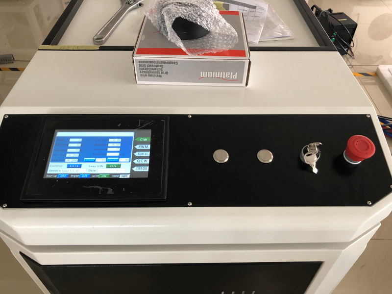 手持式激光焊接機(jī)控制器 手持式激光焊接機(jī)控制器