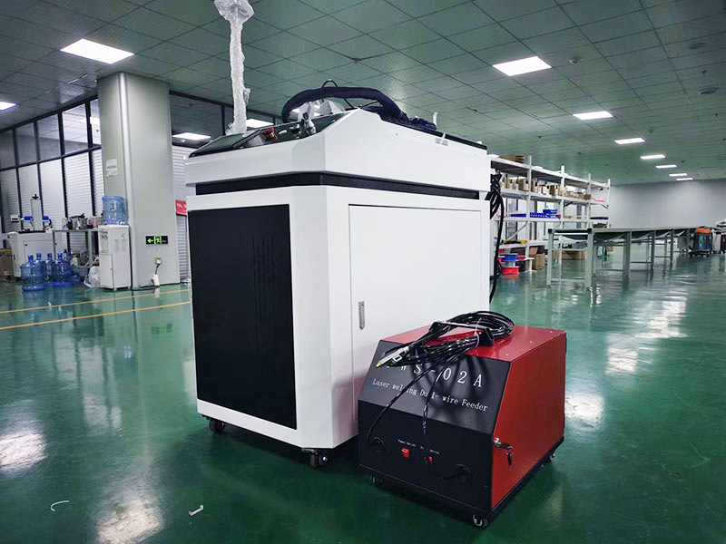 手持式激光焊機(jī) 手持式激光焊機(jī)