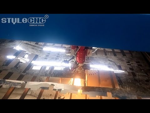 如何調(diào)整焦距 CO2 激光切割機？