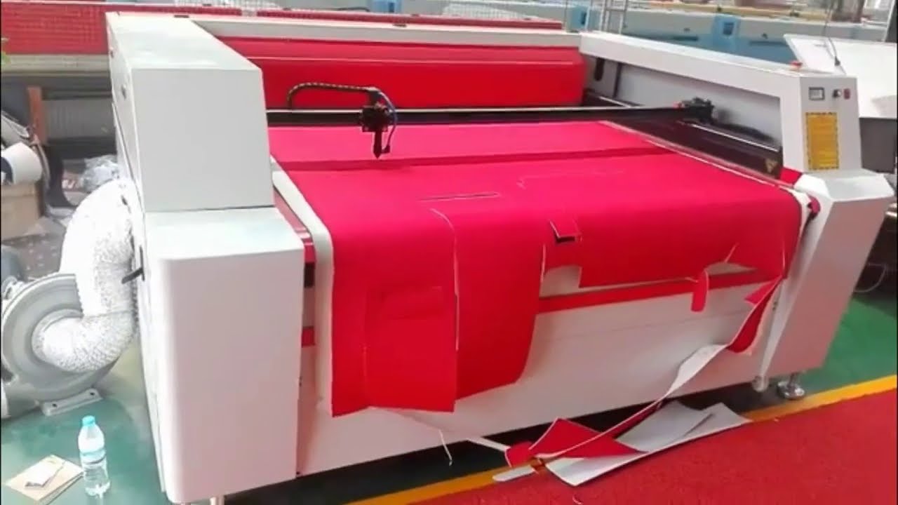 帶自動送料器的家用數控激光布料切割機