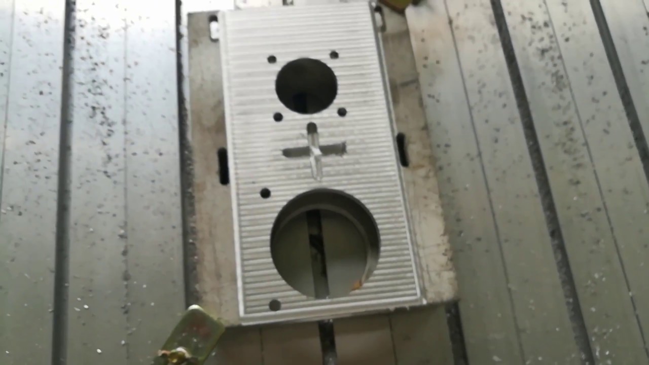 用于定制鋁加工部件的數控雕刻機