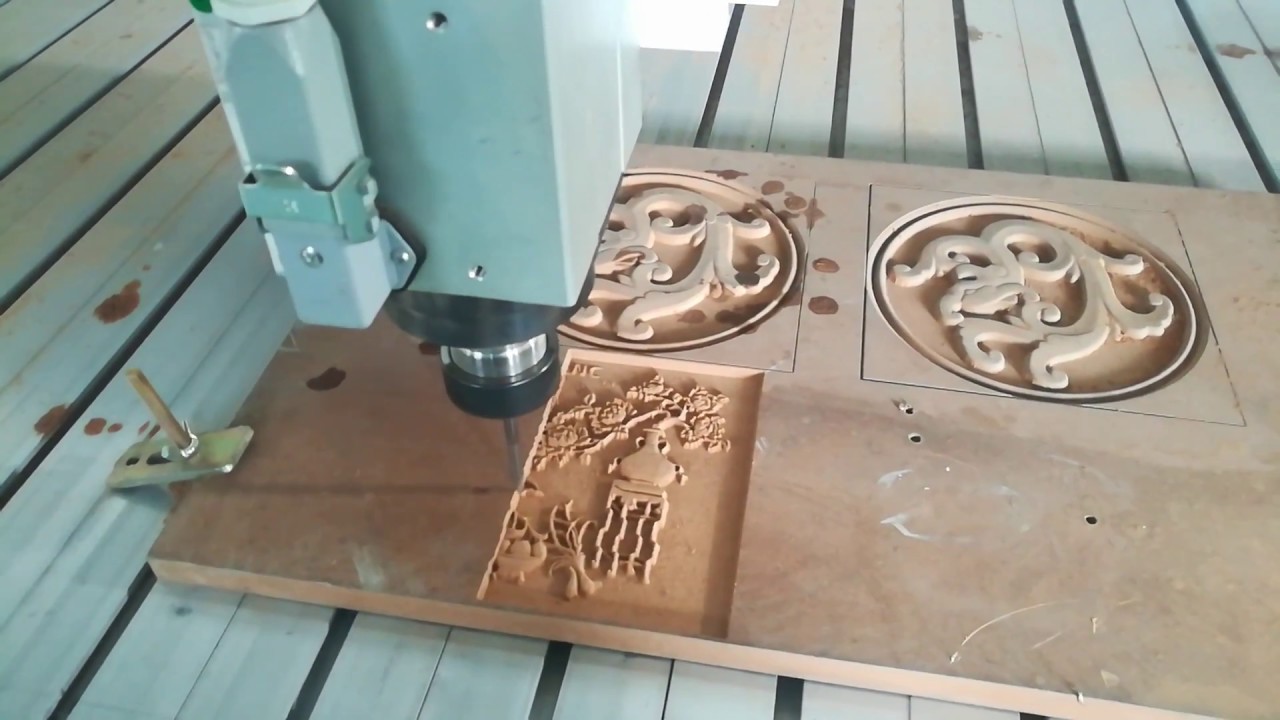 卡塔爾四軸數控雕刻機，配有 2m*4m 大工作臺